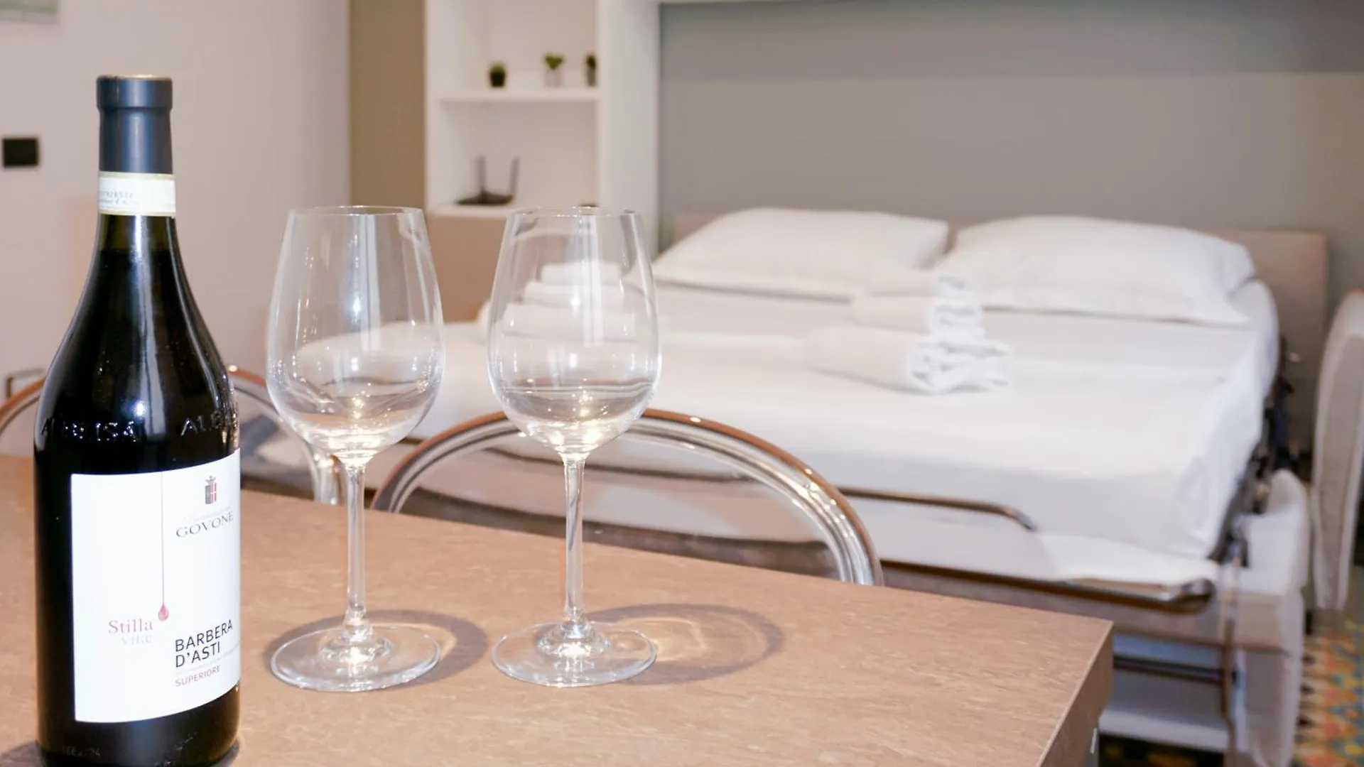 Private Apartment Near Duomo - M4 Santa Sofia Milan Italy