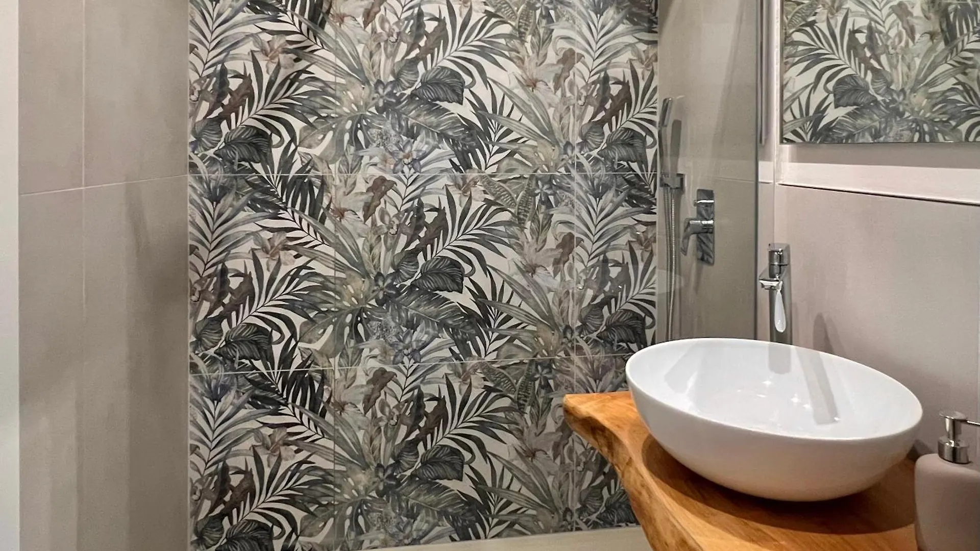 Private Apartment Near Duomo - M4 Santa Sofia Milan 0*,  Italy